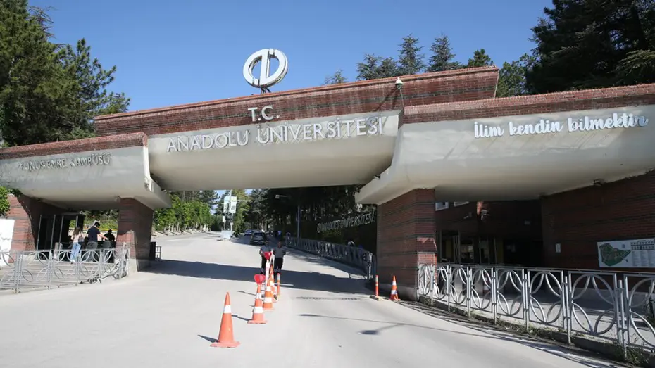 Anadolu Üniversitesi