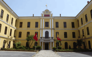 Galatasaray Lisesi’ne